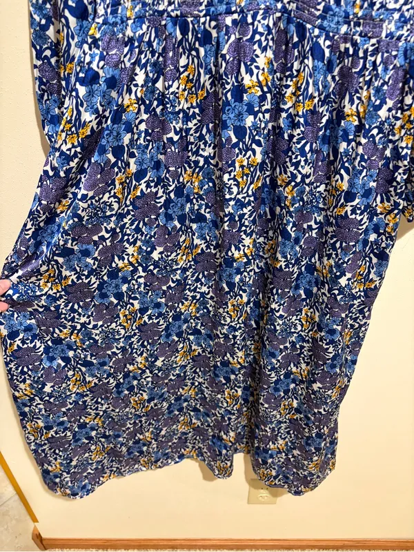 J. Crew V-neck Midi Dress in Fête Floral Print Blue Satin Long Sleeves Medium - Image 12