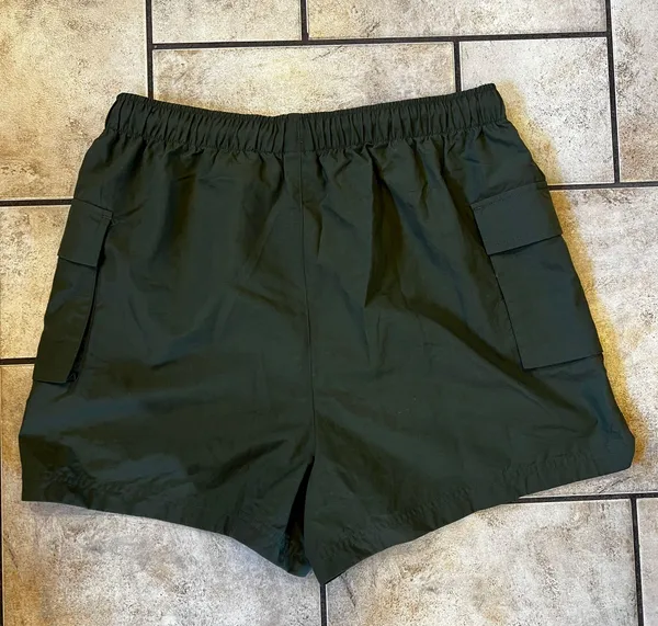 DSG Shorts Green Size M - Image 2