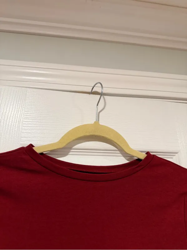 NWT Wild Fable Size XXL Burgundy Cropped Baby Tee Short Sleeve Crew Neck - Image 2