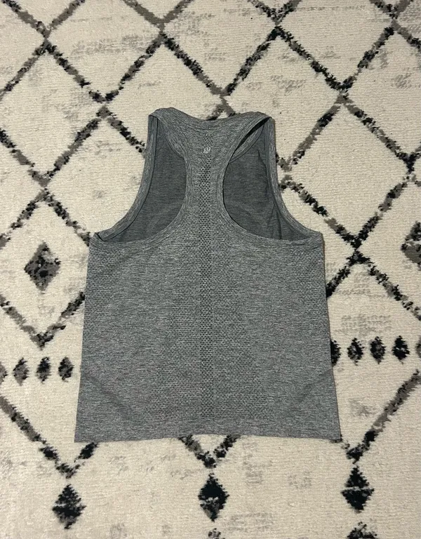Lululemon Swiftly Tech Tank Racerback Top 2.0 Race Length - Image 2