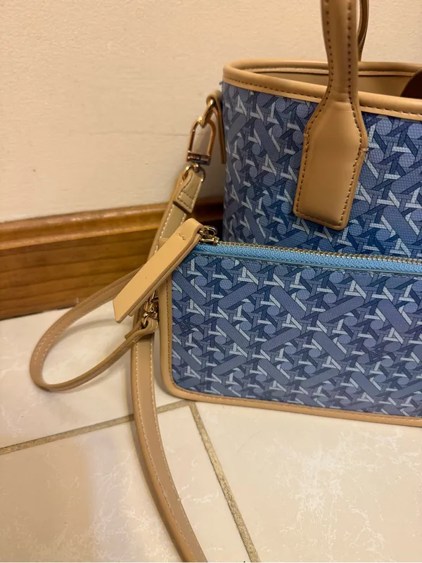 Anne Klein | Blue Patterned bucket bag with Tan Trim and Wristlet - Image 11