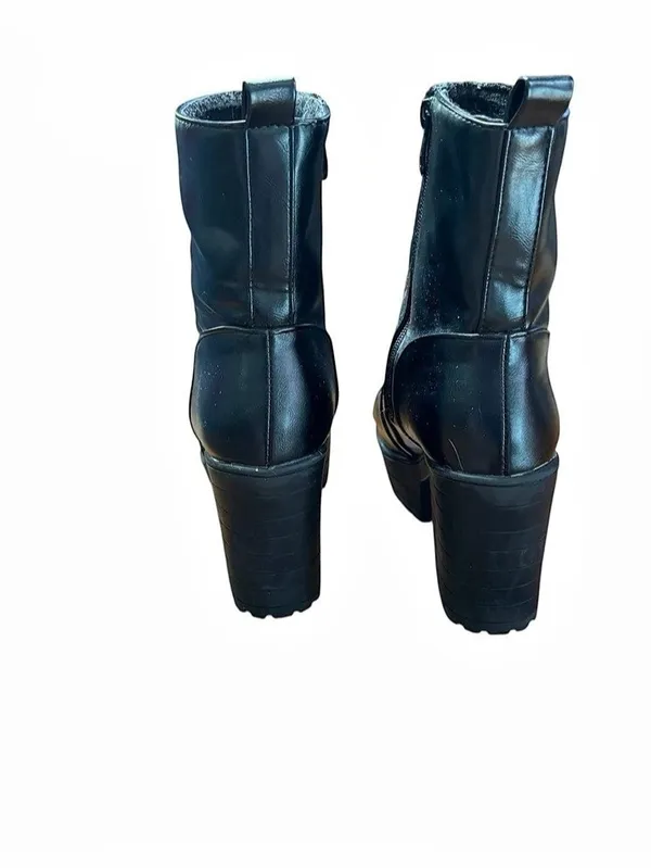 Black ankle boots, size 36/US size 6?, side zipper, fall, dressy, tall heel - Image 3