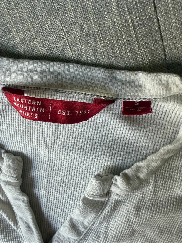 Eastern Mountain Sports White Waffle Knit LS Henley Tee Size Small - Image 5