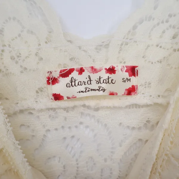 Altar'd State Intimates Cream Floral Lace Bralette V-Neck Crop Top S/M - Image 3