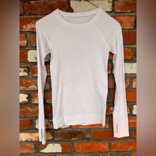 Lululemon Rest Less Pullover in white with a textured design XS - Image 2
