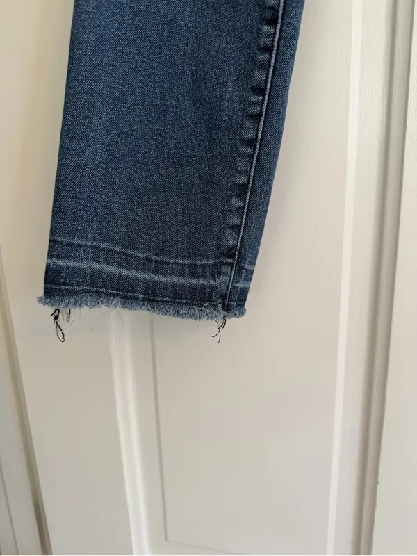 Pilcro Anthropologie High Rise Cigarette Jeans Raw‎ Hem Size 29 Blue - Image 3