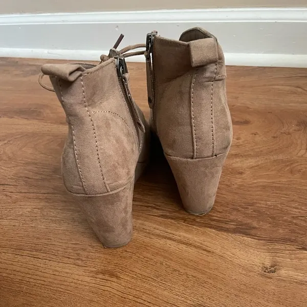 DV Dolce Vita wedge heel ankle booties‎ - Image 13