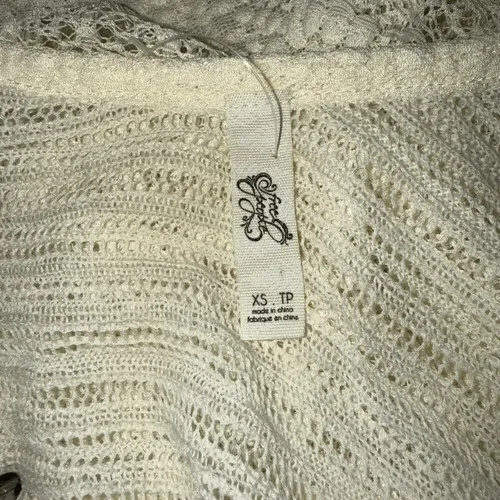 FREE PEOPLE‎ Gorgeous Ivory Crochet Lace Asymmetrical Top EUC Size XS - Image 8
