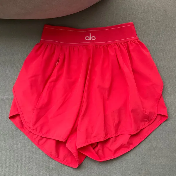 Alo Yoga Match Point Short Candy Red XXS - Image 2