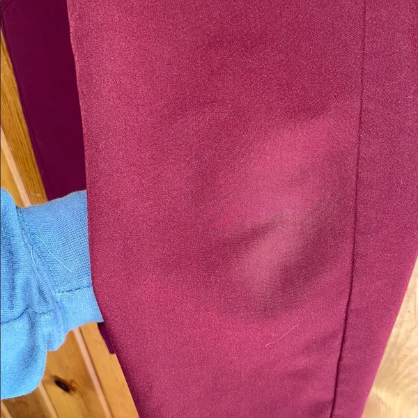 FIGS Set Stylish burgundy scrub with top and jogger pants nurse scrubs - Image 11