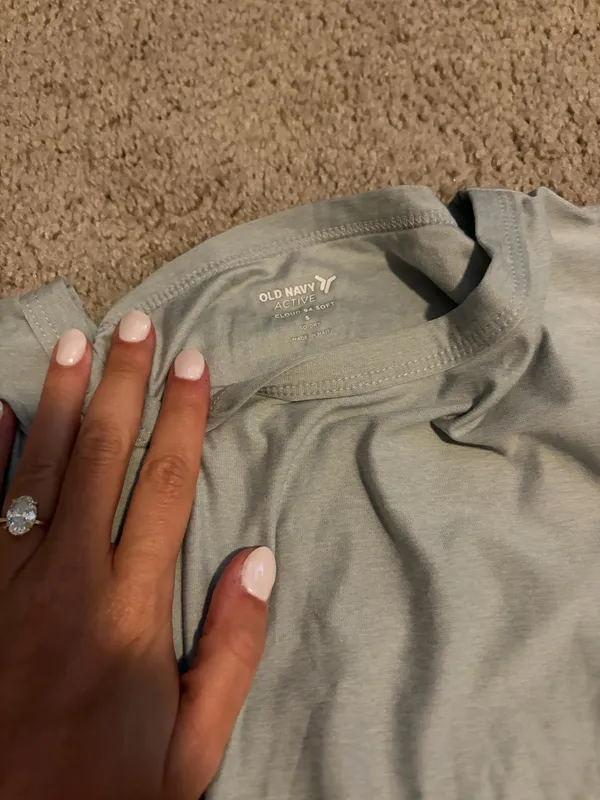 Old Navy Short Sleeve Activewear - Image 2