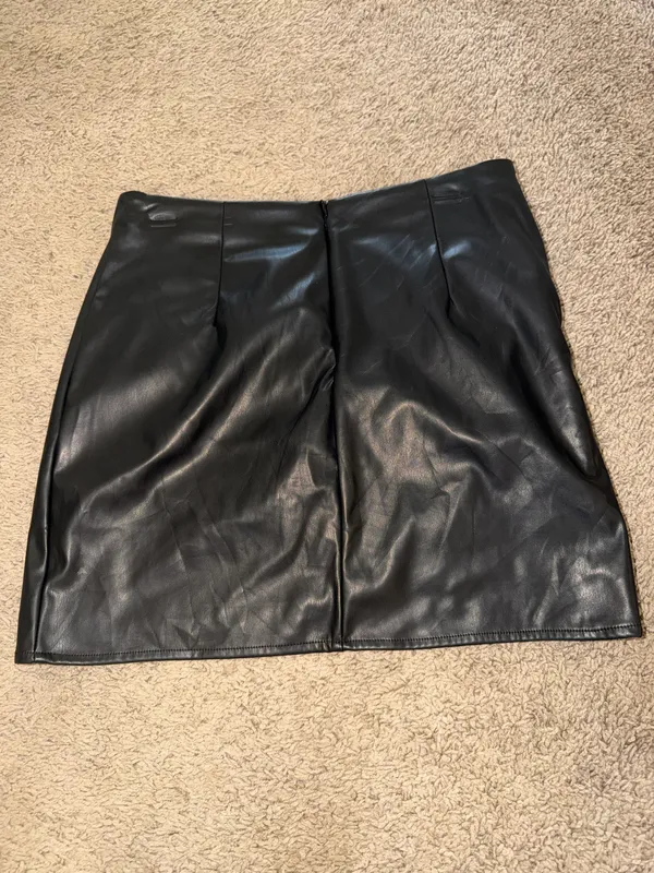 Cider Black Leather Mini Skirt - Image 4