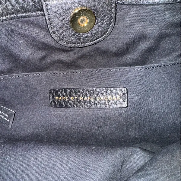 Marc by Marc Jacobs Pebbled Shoulder Bag in Black - Image 4