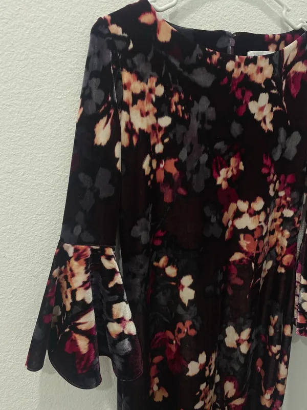 Calvin Klein Velvet Floral Dress Size 4 - Image 6