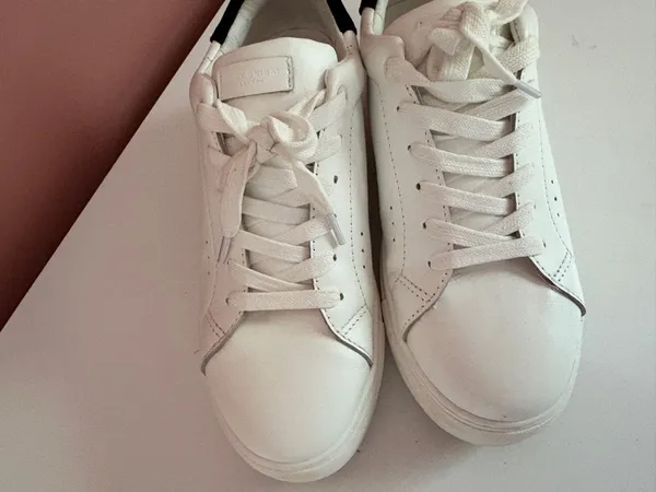 Kurt Geiger White Leather Sneakers - Image 4