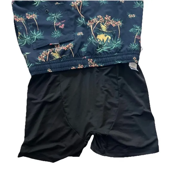 Quicksilver Everyday Scenic Volley Shorts Mens M Swim Trunks Hawaiian Island - Image 4