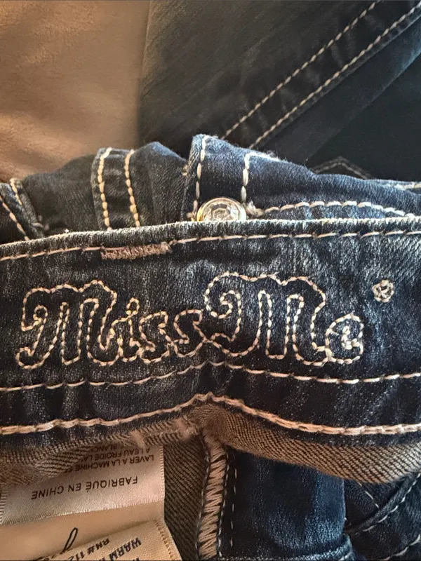 Miss Me Embellished Angel Wing Pocket Mid Rise Jeans • Size 25 - Image 7