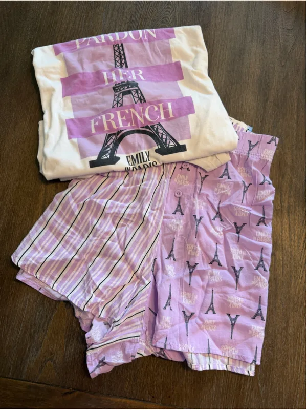 Emily in Paris Pajama Set 2X White Purple EUC - Image 8