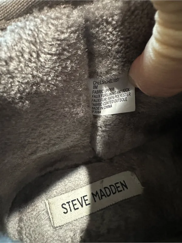 Steve Madden “Chels” Charcoal Star Suede Platform Boots – Size 8 - Image 10