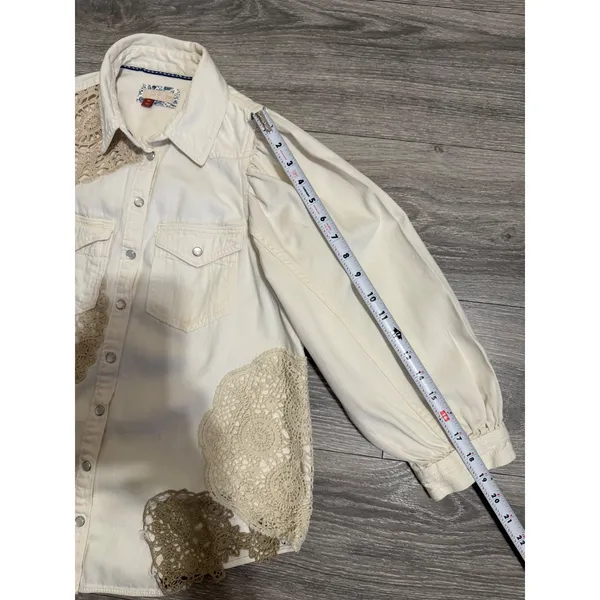 Pilcro Anthropologie XS Shirt Crochet Lace Patchwork‎ Denim Cream Puff Sleeve - Image 8