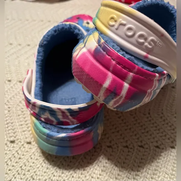 Crocs Classic Lined Tie-Dye Clogs - Image 4