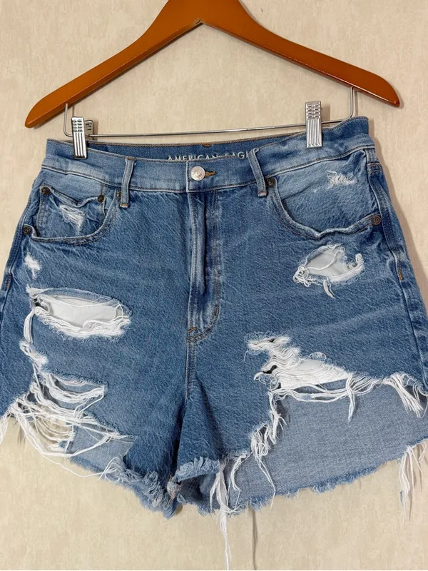 American Eagle Women’s Highest Rise ‘90 Boyfriend Shorts 3” Distressed 12 - Image 3