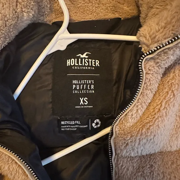 Hollister Tan Sherpa Crop Puffer Jacket w/ Adjustable Waist - Image 2