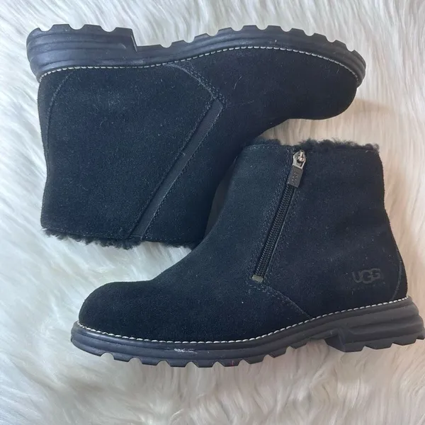 UGG #5431 Suede Shearling Lined Ankle Boots Size 7 - Image 11