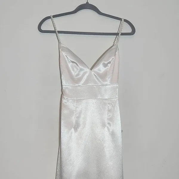 Lulus White Satin Wedding Dress with Pearl Straps NWT Size XS - Image 5