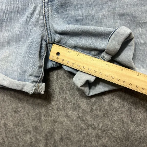Levi's Jean‎ Shorts Size 30 Womens Mid Length Short Cuffed Mid Rise Blue Denim - Image 4