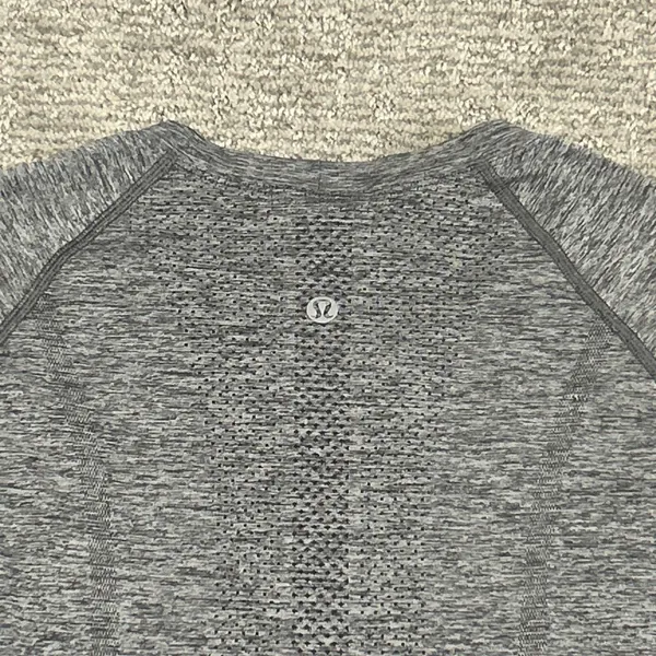 Lululemon Swiftly Tech Shirt Long Sleeve Womens 8 Gray Top Athletic Stretch - Image 4