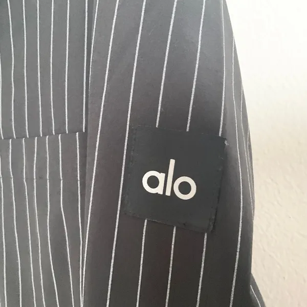 Alo Yoga Pinstripe Daylight Button Down Long Sleeve Black/Titanium M - Image 3