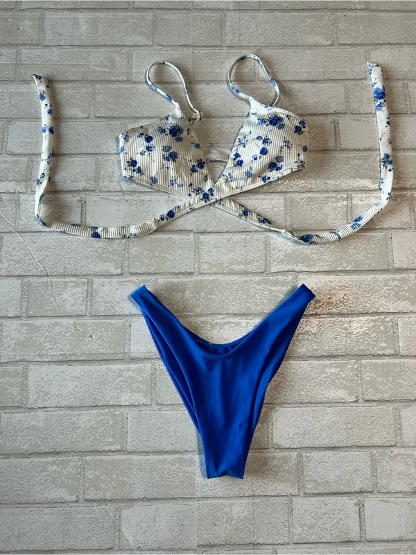 aerie/ Hollister White Floral Ribbed Top with Bright Blue Bikini Bottoms Size XS - Image 2