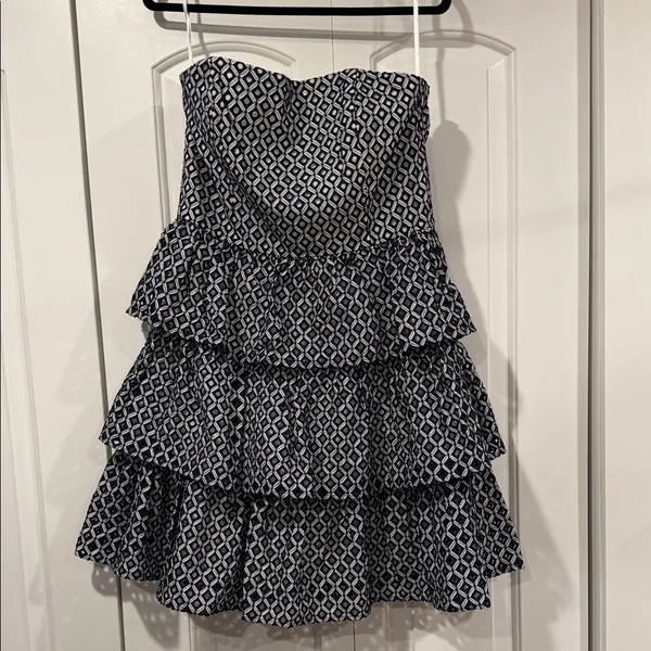 White‎ House Black Market Geometric eyelet blue and white Strapless Dress 14 NWT - Image 2