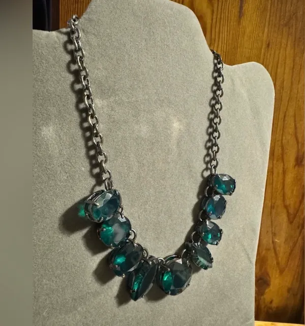 Jewelmint Green Jeweled Statement Necklace - Image 4