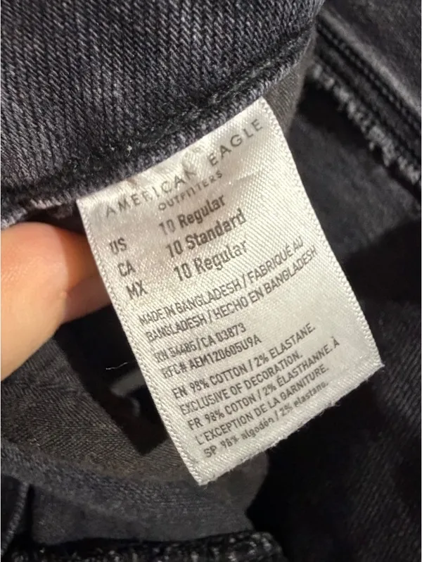 American Eagle Super Stretch Black Jeans with Raw Hem size 10 - Image 8