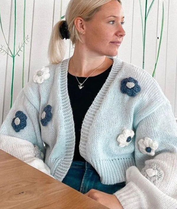 Floral cardigan sweater knit blue white cropped top long sleeve womens NWT NEW - Image 8