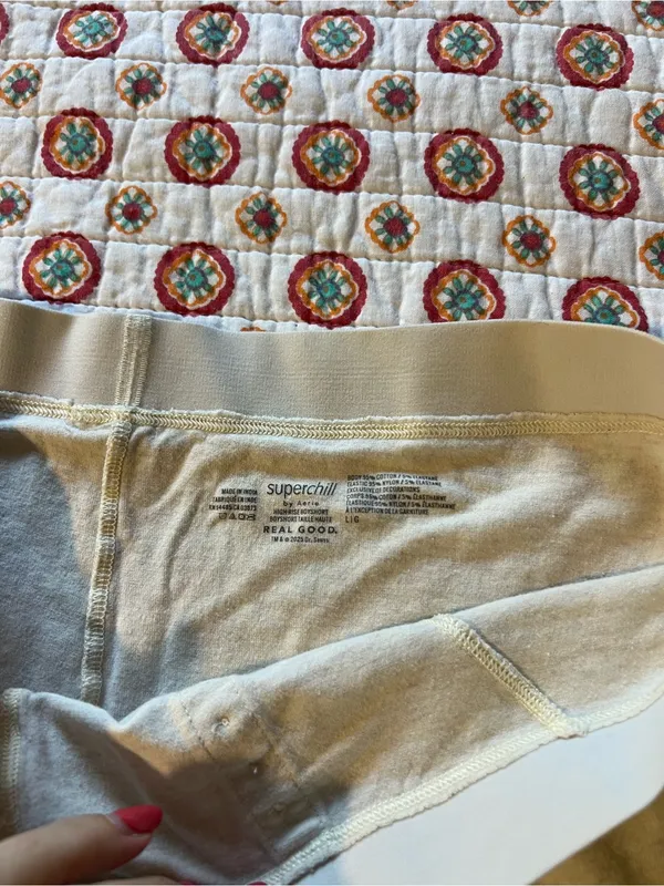 Aerie High Rise Grinch Christmas Dog Boy Shorts size large - Image 3