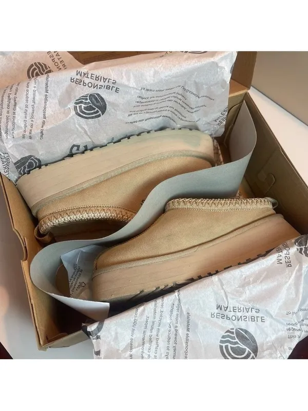 UGG Tazz Platform in Sand color. Scandi-Chic Neutral Slip-On / Mule Gen-Z Sz 8 - Image 4