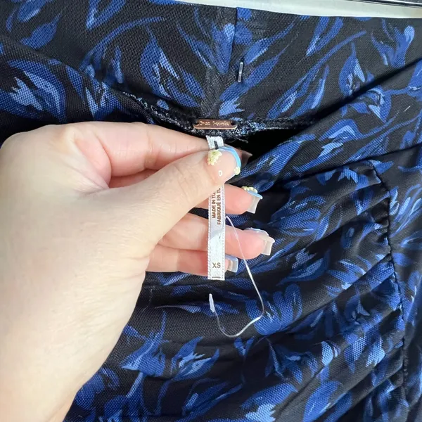 Free People‎ Black and Blue Leaf Print Mini Skirt - Image 4