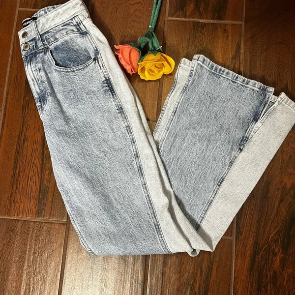 Hollister Social Tourist Denim Flare Ultra High Rise Jeans Two Tone - Image 8