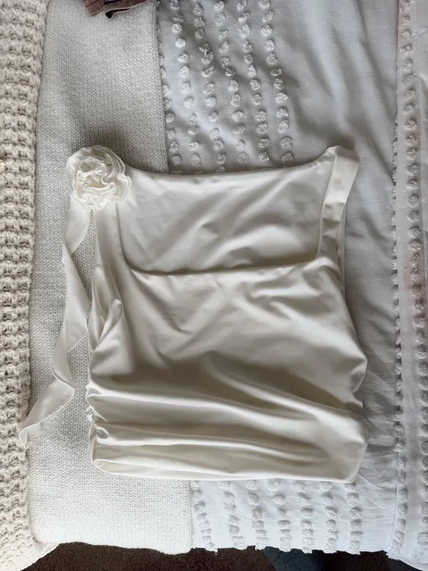 Amazon White Set - Image 3