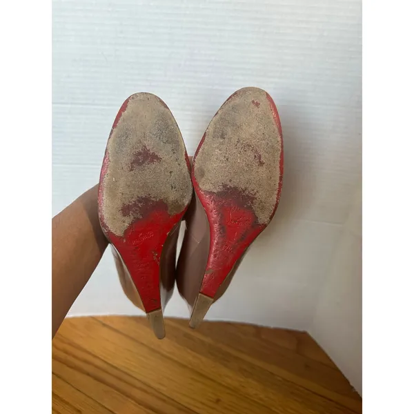 Christian Louboutin Beige Patent Wedge Pumps 6.5 – Iconic Luxe Chic - Image 12