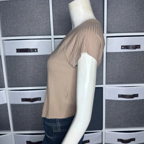American Eagle Outfitters Ribbed Henley Top Tan Size Medium - Image 8