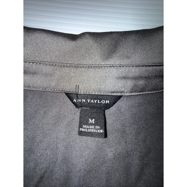 Ann Taylor Women's Gray Satin Essential Shirt Button Down‎ M - Image 2