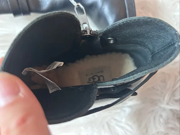 UGG ALEXIS Black Wedge Boots Women Size US 9 leather stylish - Image 10