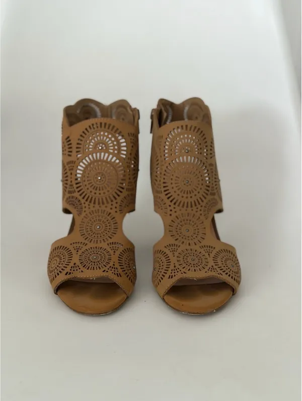 Francesca's tan cutout high heel sandals Size 6.5 - Image 2