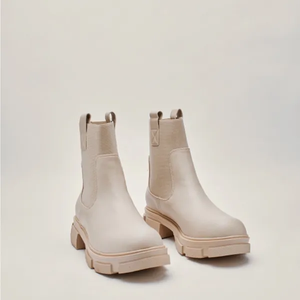 Boots - Image 2