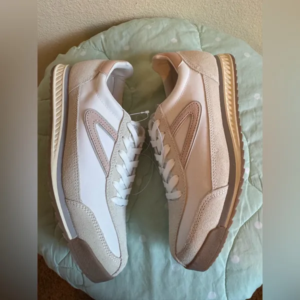 NWT Tretorn Hailey Women's Pink and Cream Sneakers size 9 - Image 3