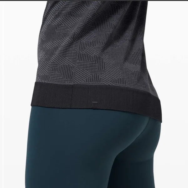Lululemon Swiftly Breathe Short Sleeve Camo Vented Camo Black / Asphalt Grey - Image 11
